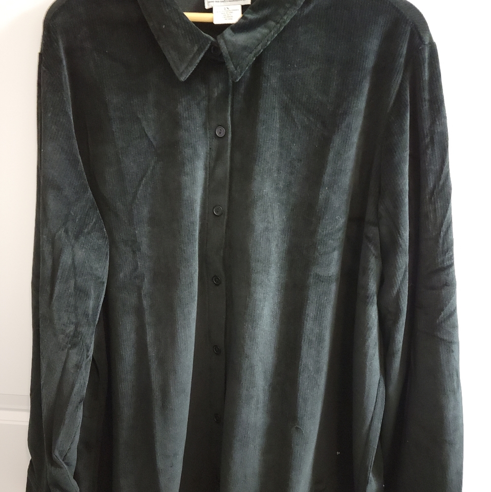 Anthony Richard's black button down 2x